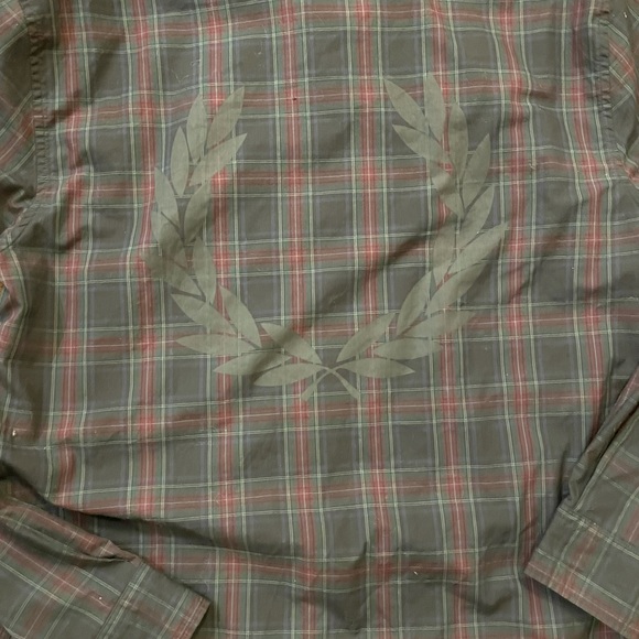 Fred Perry Button Down - Picture 3 of 3